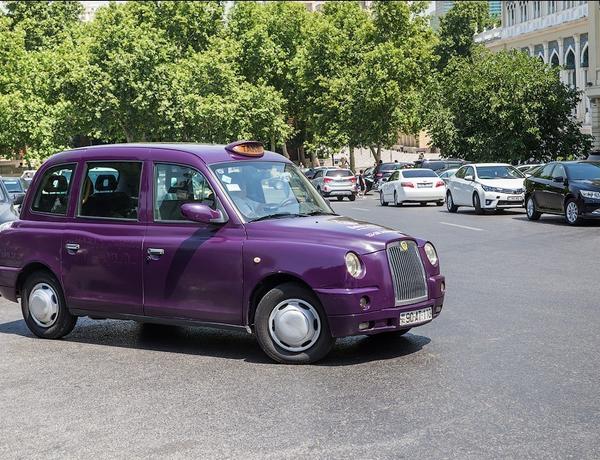 “London Taxi”si polis və hərbçini vurdu