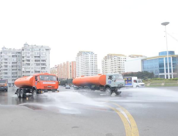 Bakının əsas küçə və prospektlərində dezinfeksiya işləri aparılır