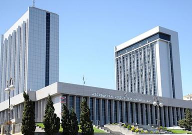 “Pulsuz hüquqi yardım haqqında” haqqında yeni qanun layihəsini I oxunuşda qəbul edildi