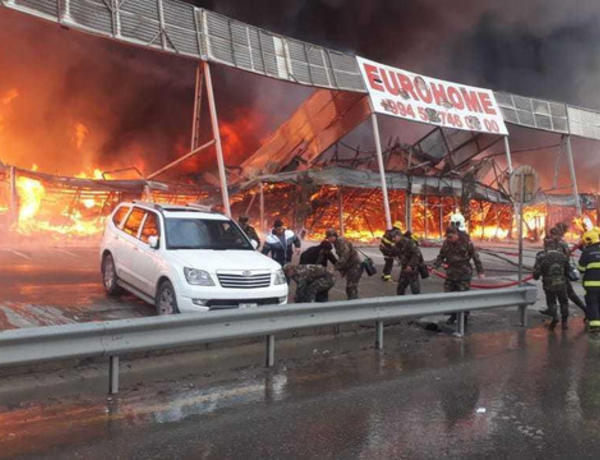 “EuroHome” tikinti materialları bazarı ərazisindəki yanğın söndürüldü