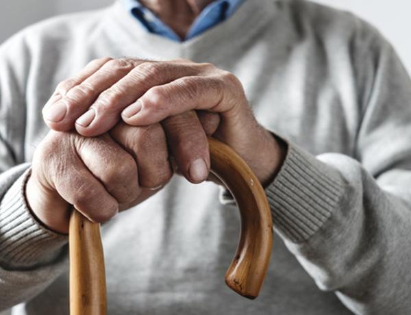 65 yaşdan yuxarı insanların evdən çıxmasına tətbiq olunan qadağa götürülür
