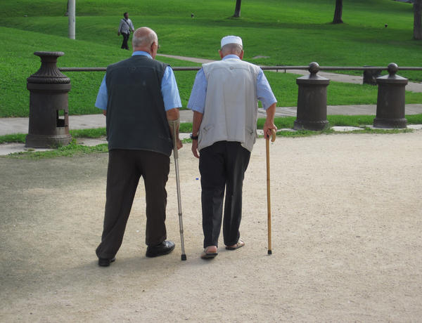 В Азербайджане снимается ограничение на выход из дома лиц старше 65 лет