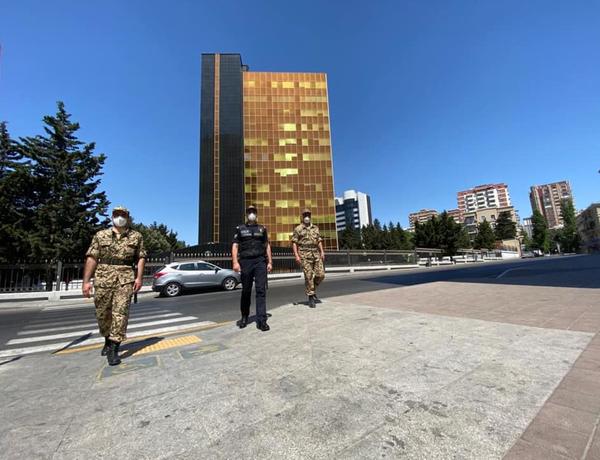 В ряде случаев для выхода из дома в период ужесточенного режима карантина в Азербайджане SMS- разрешения не нужны