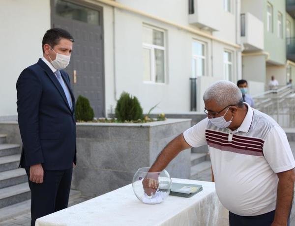 Şəhid ailələri və Qarabağ müharibəsi əlillərinə daha 100 mənzil verildi