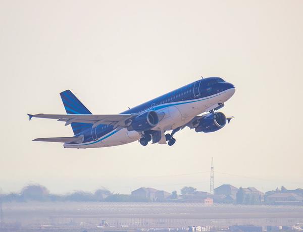 AZAL выполнит специальный чартерный рейс Баку-Москва-Баку
