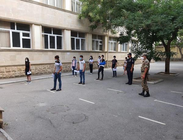 BŞBPİ: İmtahanlarda sosial məsafənin qorunması və tibbi maskadan istifadəyə nəzarət olunur