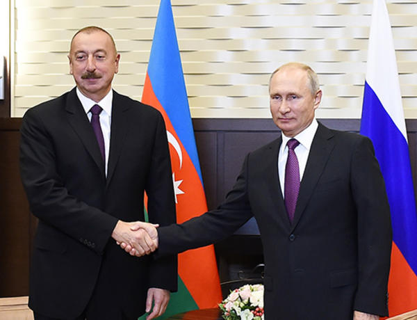Путин обсудил с Ильхамом Алиевым и Пашиняном ситуацию в Карабахе