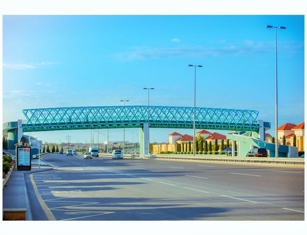 Bakıda yeni yerüstü piyada keçidi istifadəyə verildi –