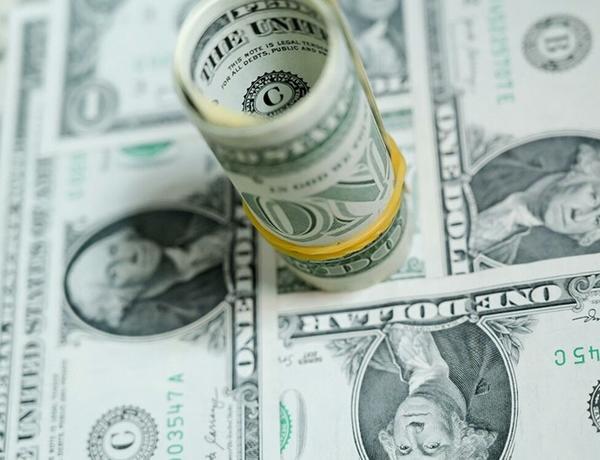 США запрещают экспорт, продажу, поставку долларовых банкнот в Россию