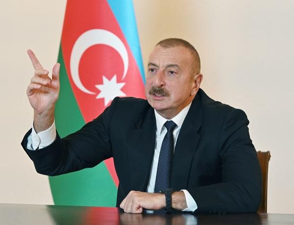 Президент Азербайджана: основное внимание пунктам мирного договора уделяют министры