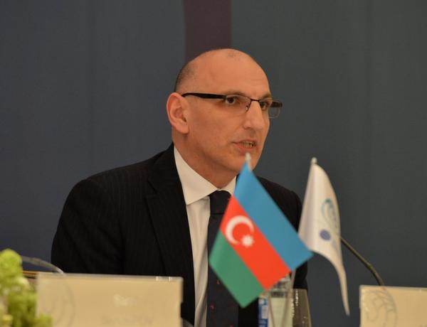 Амирбеков: Армения должна перестать блокировать мирный процесс и вернуться за стол переговоров