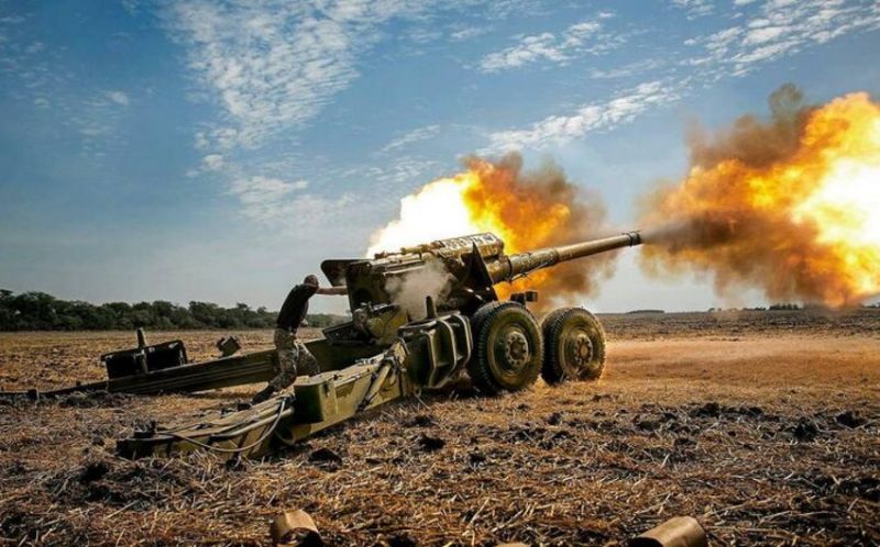 Azerbaijan Army’s artillerymen strike at enemy’s firing points