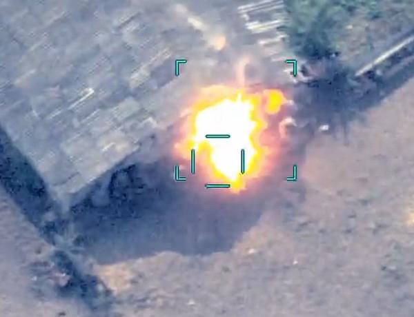 Азербайджанские артиллеристы уничтожают военную технику и живую силу ВС Армении —