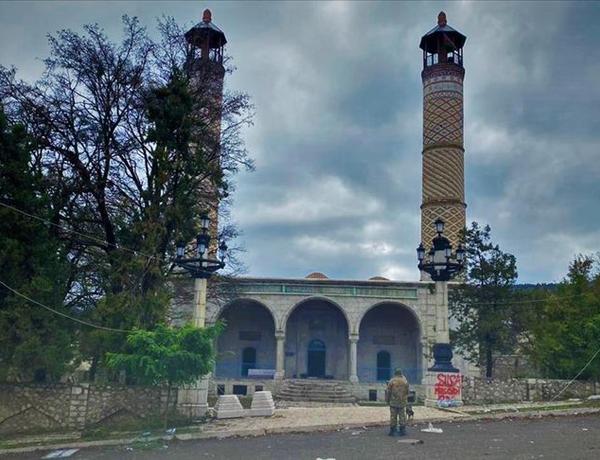 Azərbaycan əsgərləri Şuşa məscidində namaz qıldı –
