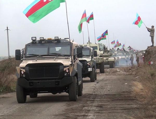 Азербайджанская армия водрузила азербайджанский флаг в Агдаме —