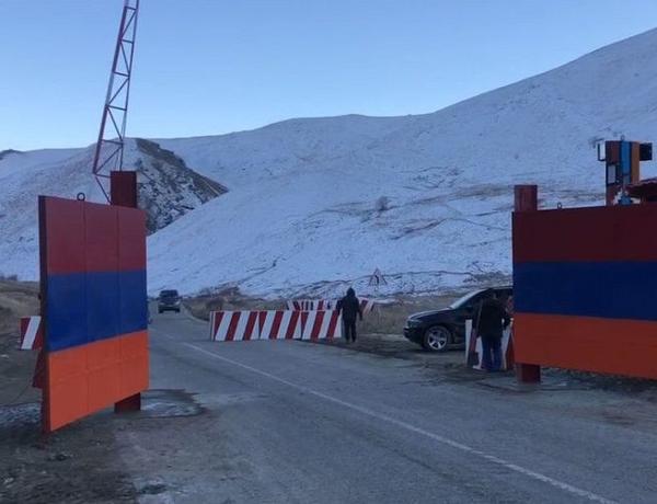 Минообороны Армении: Ворота у границы с Азербайджаном в Кельбаджаре были установлены временно
