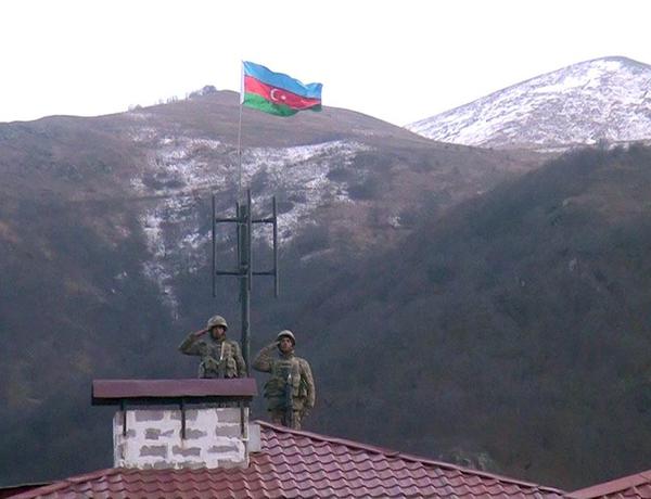 В освобожденном от оккупации городе Кяльбаджар поднят флаг Азербайджана —