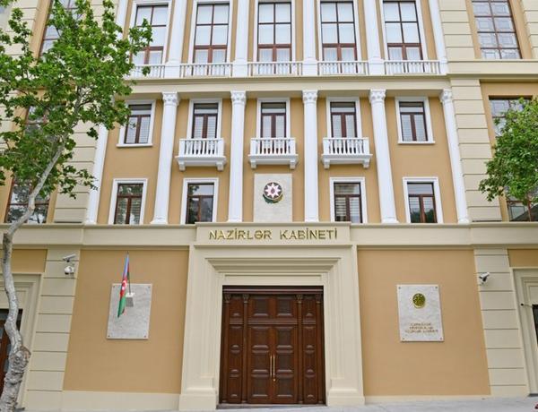 Sərt karantin rejimində fəaliyyətinə icazə verilən sahələr açıqlandı