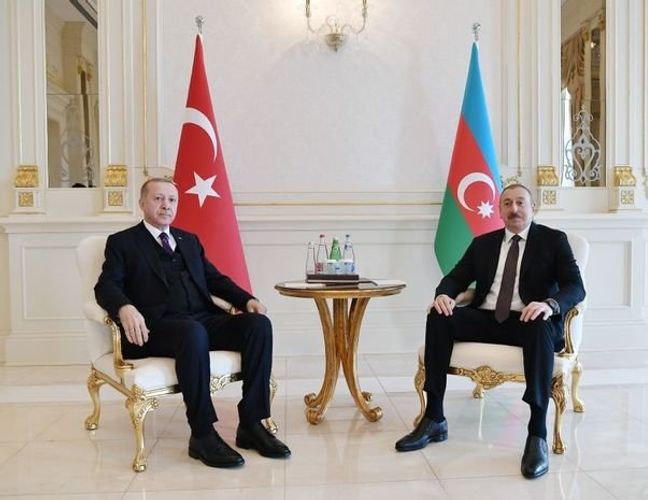 Azerbaijani, Turkish presidents hold one-on-one meeting