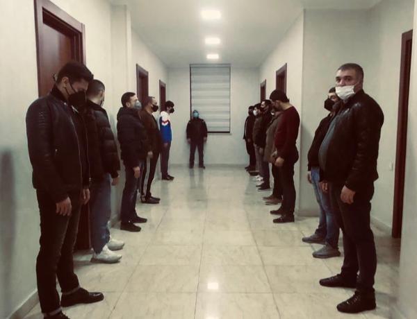 Bakıda karantin rejimini pozan restoranda 28 nəfər saxlanıldı