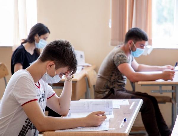 Şəxsiyyət vəsiqəsinin müddəti bitən şagirdlərə imtahanlarda güzəşt ediləcək