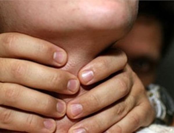 Abşeronda 18 yaşlı gənc qonşusunu boğaraq öldürdü