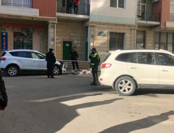 Bakıda dəhşətli hadisə: Gənc qadın özünü binadan atdı –