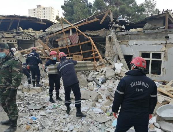 Xırdalanda partlayış baş verən evdə axtarış-xilasetmə əməliyyatı davam etdirilir –