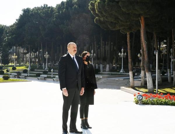 Prezident İlham Əliyev və Mehriban Əliyeva Yasamal rayonunda yeni salınan meşə tipli parkın açılışında iştirak ediblər –