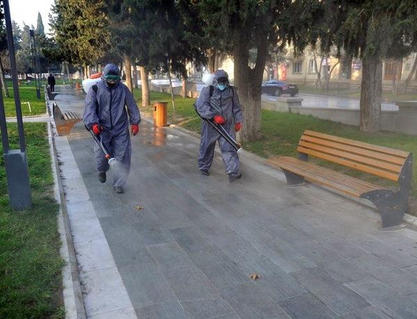 Bulvarda geniş dezinfeksiya işləri görülür