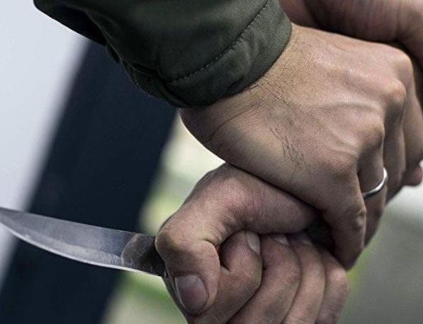 Bakıda 19 yaşlı oğlan atasını qətlə yetirib –
