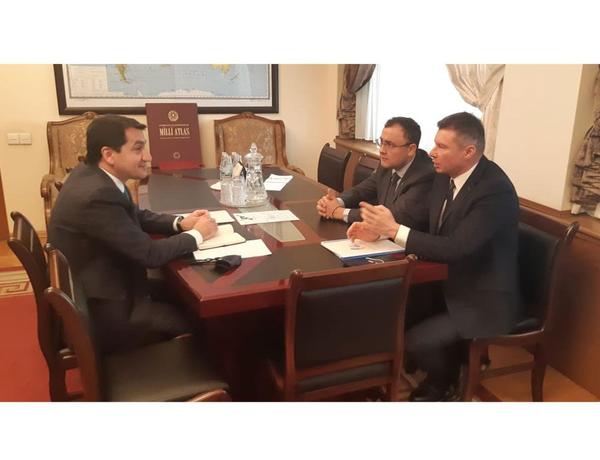 Помощник Президента Азербайджана встретился с замглавой МИД Украины