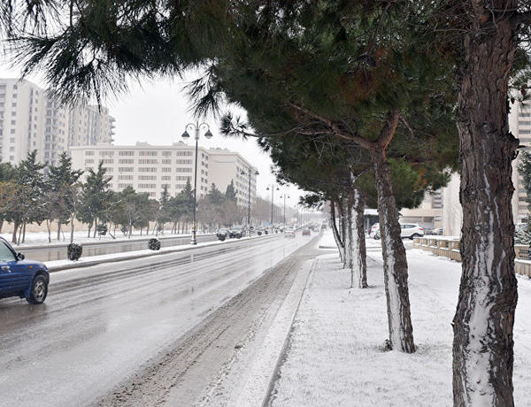 Ölkə ərazisində qarlı hava şəraiti davam edir –