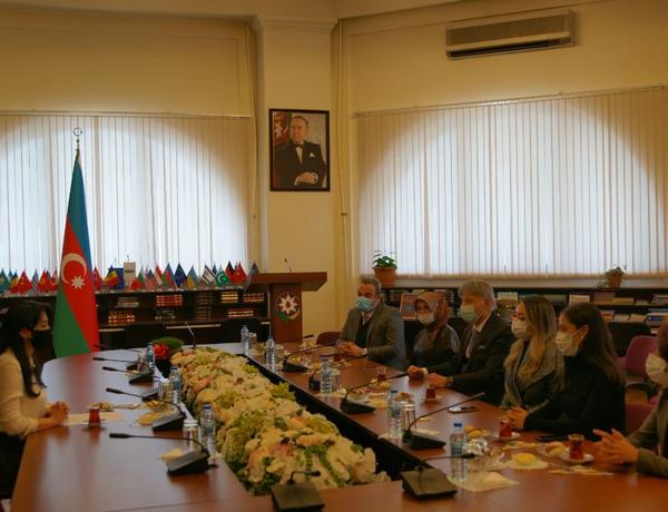 Ombudsman Türkiyədən ölkəmizə dəvət olunmuş psixoloqlarla görüşdü