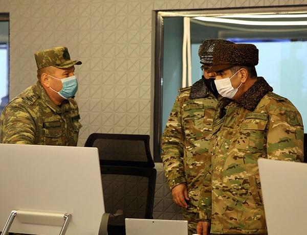 Министр обороны Азербайджана посетил Объединенный командный пункт ВВС