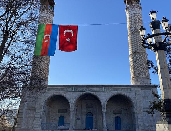 Şuşada bayramı namazı qılınır –