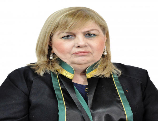 Azərbaycanda vəkil külli miqdarda mənimsəmədə təqsirləndirilir