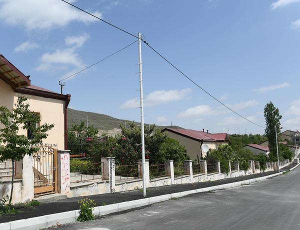 İşğaldan azad olunmuş Suqovuşan qəsəbəsinə elektik enerjisi verildi –