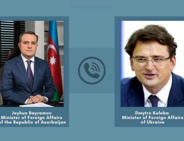 Глава МИД Азербайджана провел телефонный разговор с украинским коллегой