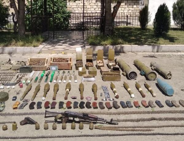 В Шуше обнаружены оружие и боеприпасы