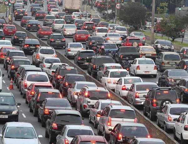 Bakının bir sıra küçə və prospektlərində sıxlıq var –