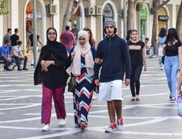 Azərbaycanda yaşayan əcnəbilərin sayı açıqlandı