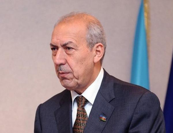 Azərbaycanda partiya sədrinin sürücüsü azyaşlı qızı döydü