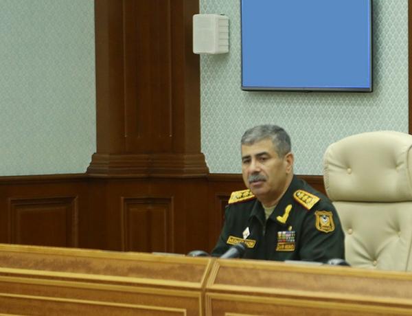 Закир Гасанов проверил уровень боеготовности армии