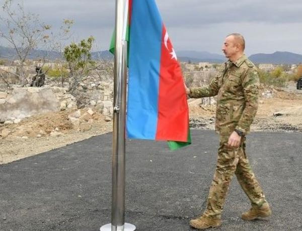 Ильхам Алиев поднял флаг Азербайджана в Кельбаджаре