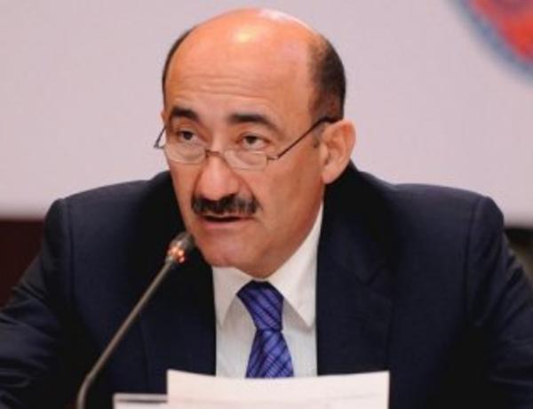 Zakir Sultanov sabiq nazir Əbülfəs Qarayevin məhkəmədə ifadə verməsini istədi