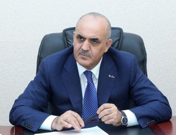Səlim Müslümov vəkilindən imtina etdi