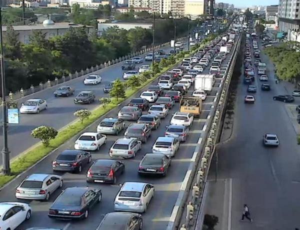 Bakıda təhsil müəssisələrinin nəqliyyat sıxlığına təsiri qiymətləndiriləcək, Tədbirlər Planı hazırlanacaq
