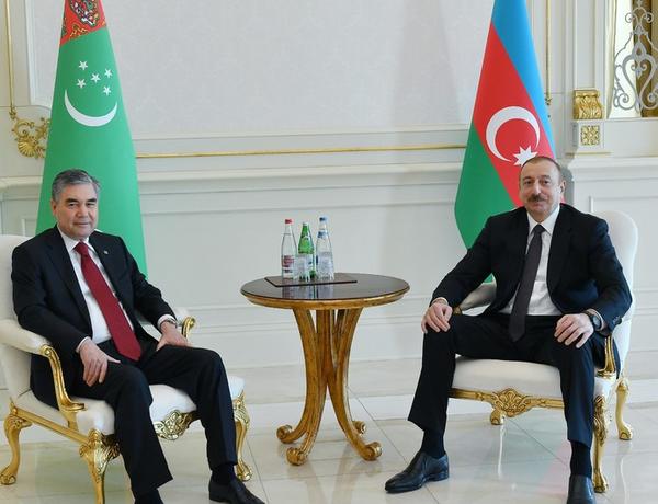 Ильхам Алиев поздравил президента Туркменистана