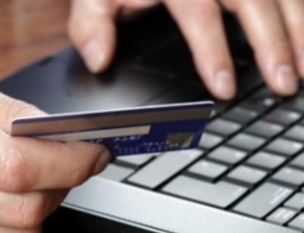 Vətəndaşları aldadaraq kartlarındakı pulu mənimsəyən 4 nəfər saxlanıldı